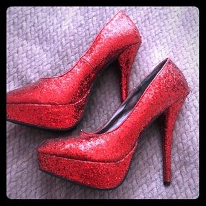 Brand new CHARLOTTE RUSSE pumps!